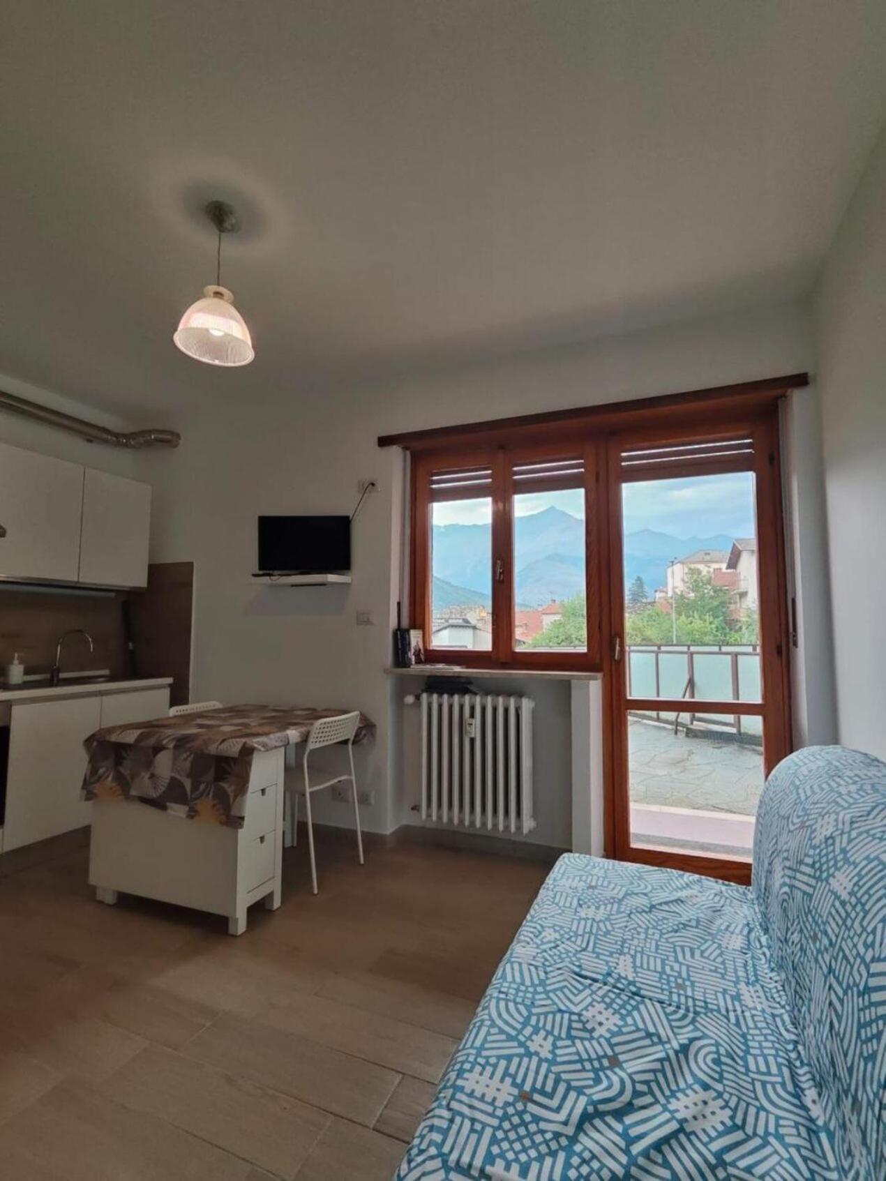 Apartmán Casa Con Terrazzo E Vista Chiomonte Exteriér fotografie